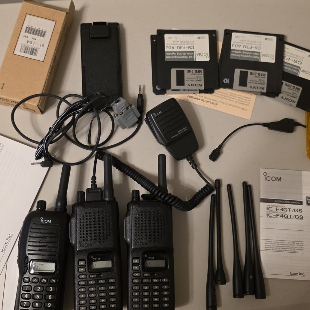 3 two way Vintage radios icom ic-F3-F4